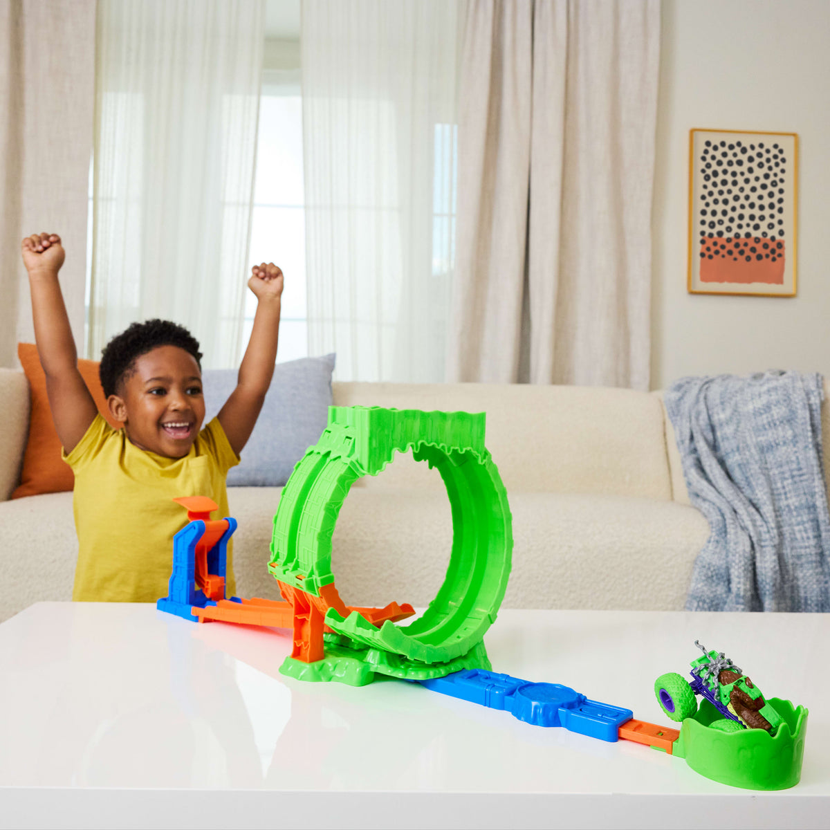 Hot Wheels Monster Trucks Mutant Chaos Loop Challenge Playset