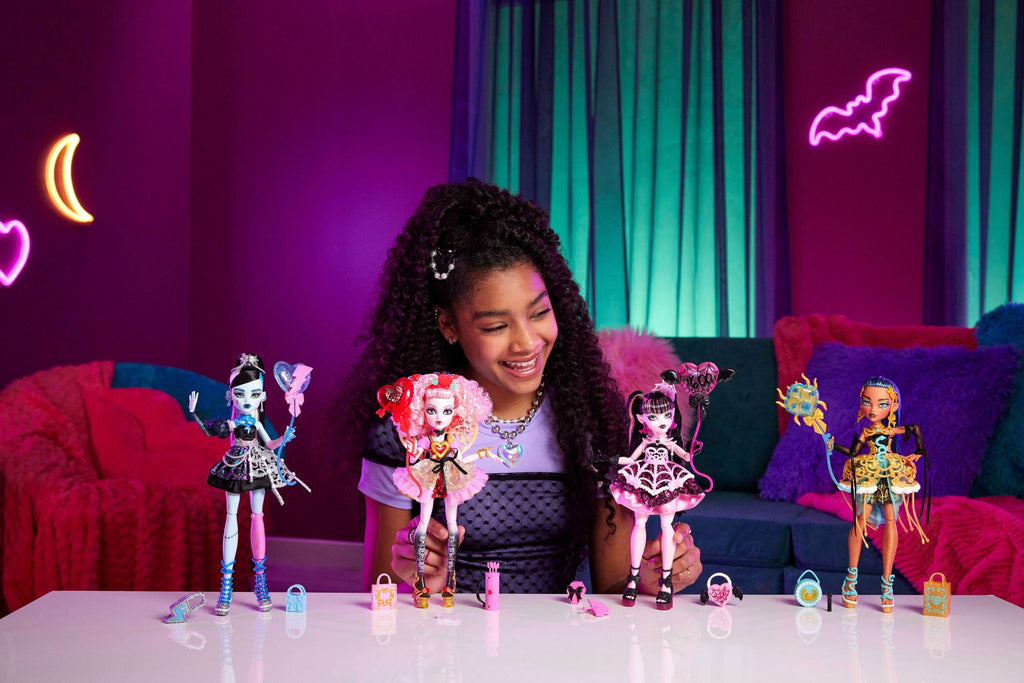 Monster High Boneca Aniversário Draculaura 1600 Frankie