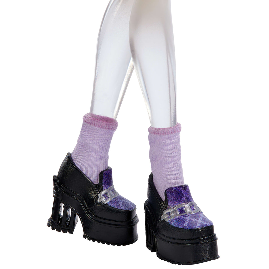 Monster High Self-Scare Secrets Spectra Vondergeist Fashion Doll With 13 Realistic Accessories