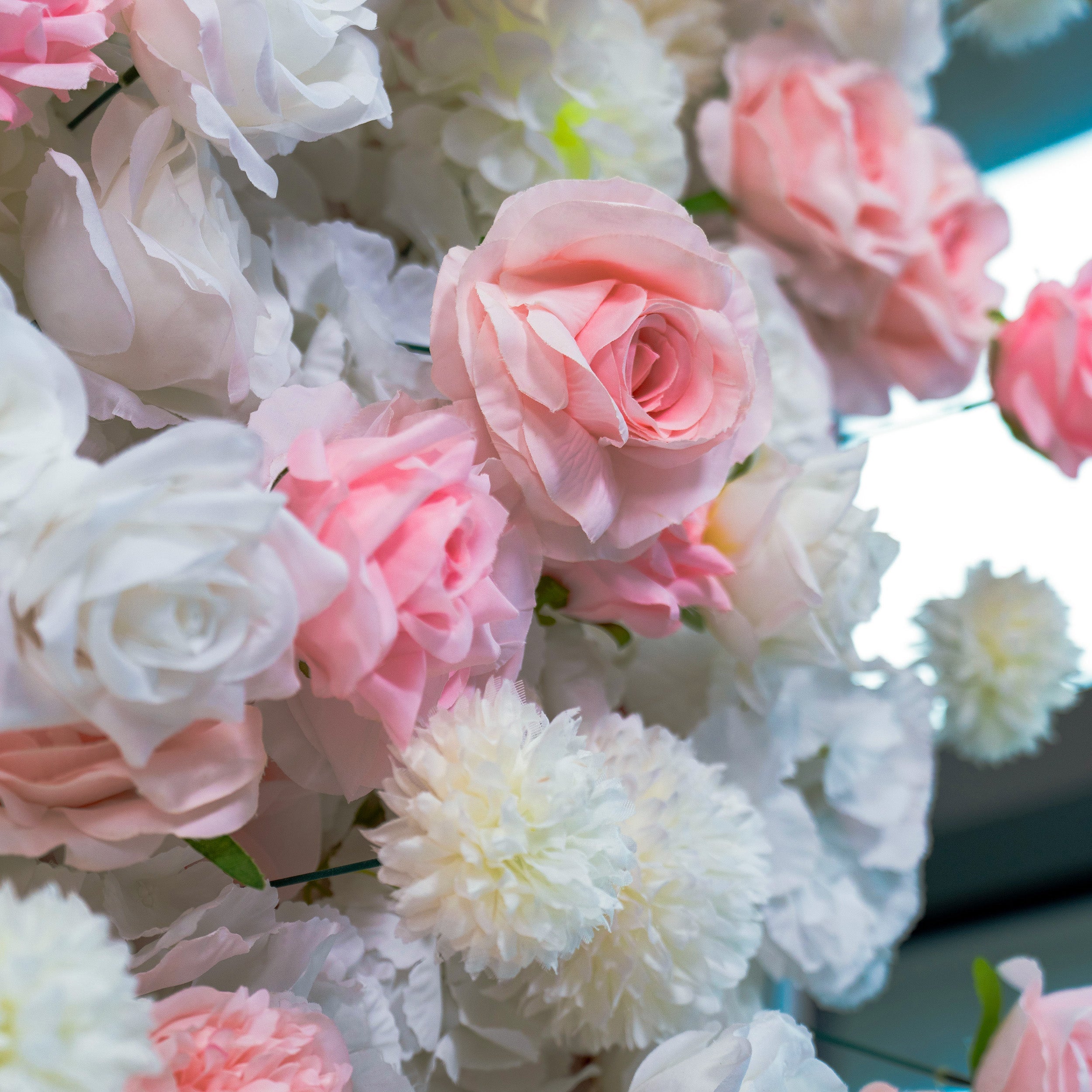 Valar Flowers' Exquisite Flower Wall: A Blend of Elegance and Durability with Soft Pink and White Artificial Blooms. Ideal for Weddings and Events. Easy Setup-VF-409