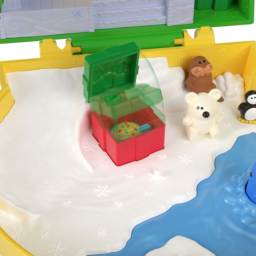 Polly Pocket Micro Buddy & Santa Dolls And Playset, Collaboration Elf Compact With 5 Accessories, Holiday Theme