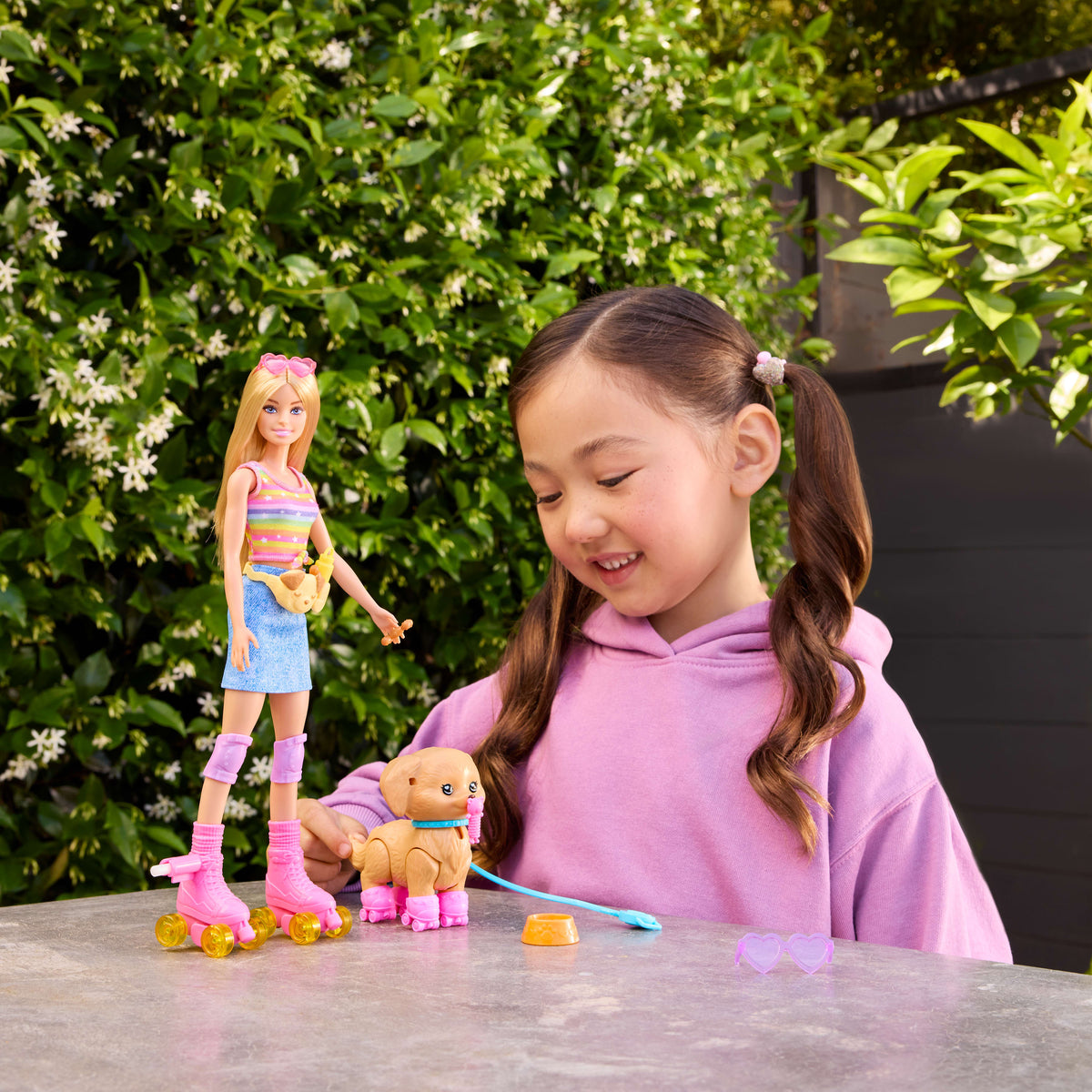 Poupée Barbie et Son Chiot Sur Patins à Roulettes