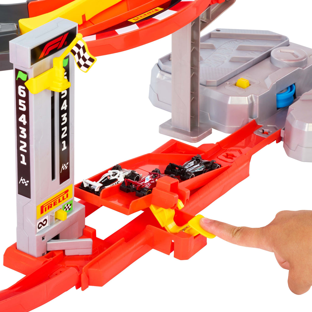 Hot Wheels Racing Formula 1 Downhill Circuit Race With 3 F1 Die-Cast Toy Cars in 1:64 Scale