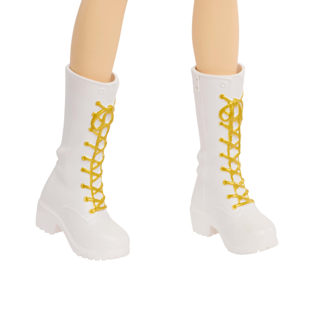 KPop Demon Hunters HUNTR/X Zoey “Golden” Singing Doll in Removable Outfit & 5 Posable Joints