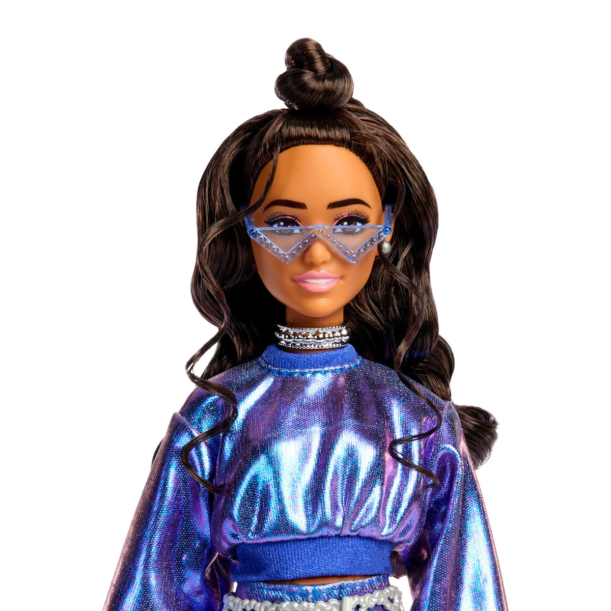 Barbie Fashionista Muñeca Deluxe Cabello Castaño y Cojunto Azul Metálico