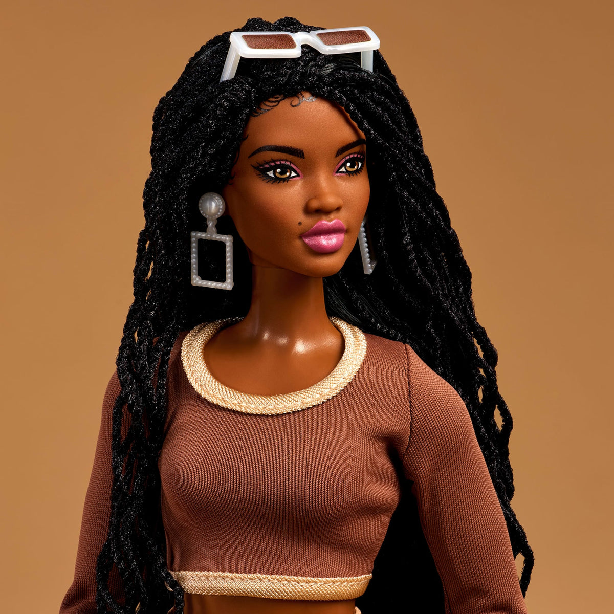 Barbie You Create Barbie Basics Neutral Kit 002, Customizable Fashion Doll & Universal-Fit Clothing