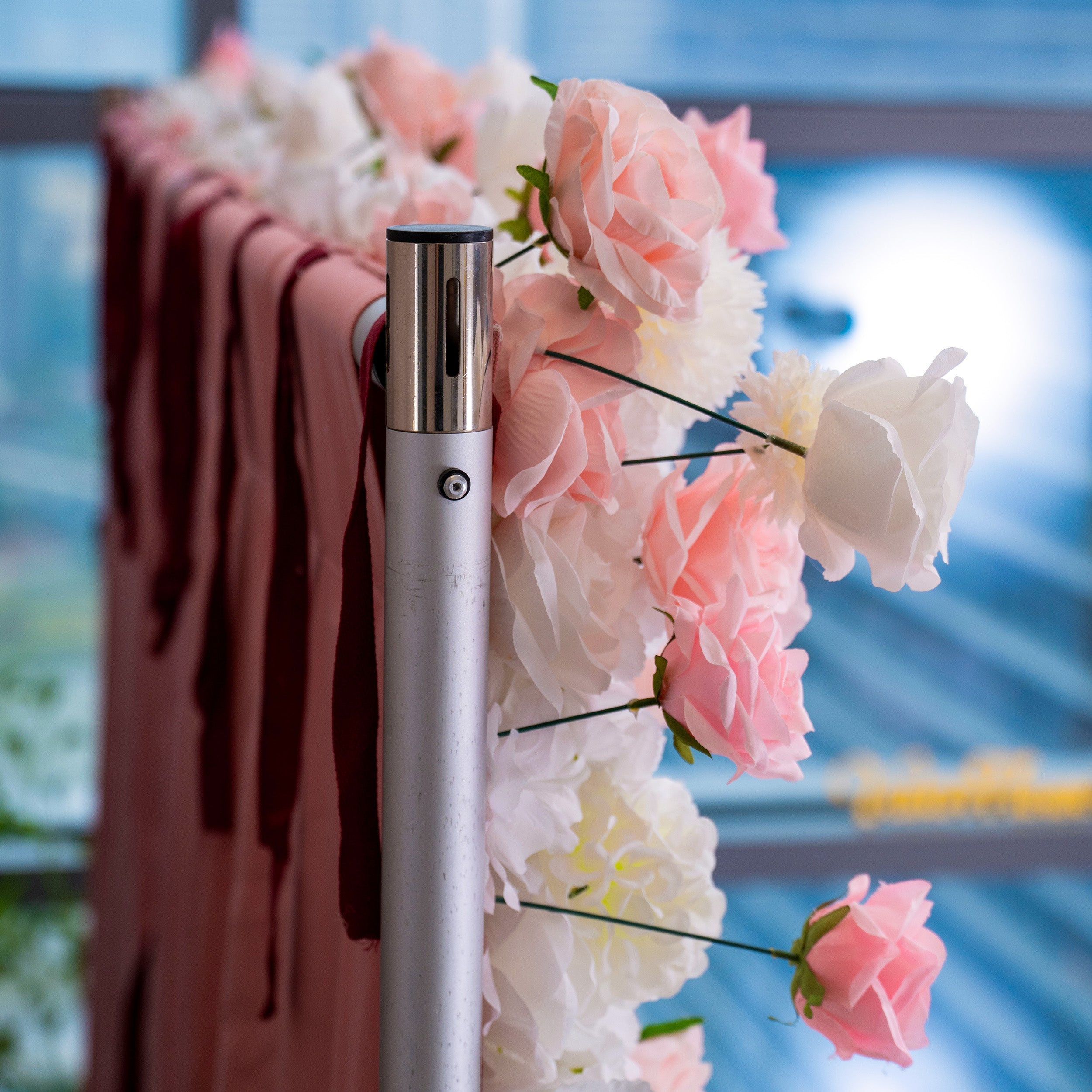 Valar Flowers' Exquisite Flower Wall: A Blend of Elegance and Durability with Soft Pink and White Artificial Blooms. Ideal for Weddings and Events. Easy Setup-VF-409