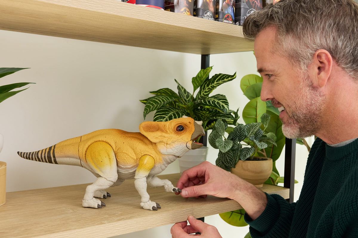 Jurassic World Hammond Collection Screen Scale Aquilops Dolores Dinosaur Figure, Real Feel & Glass Eyes