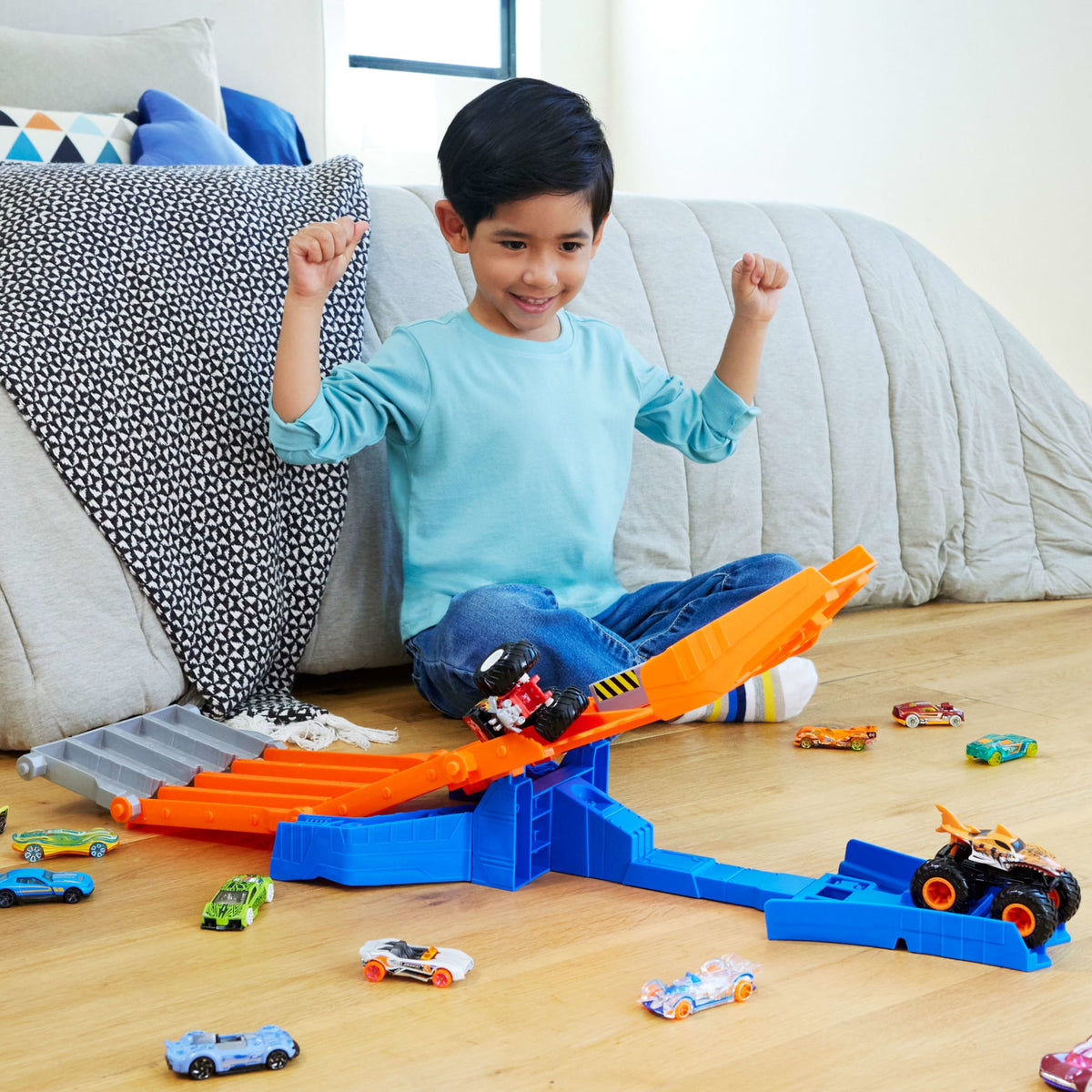 Hot Wheels Monster Trucks Pista de Brinquedo Corrida de Destruição
