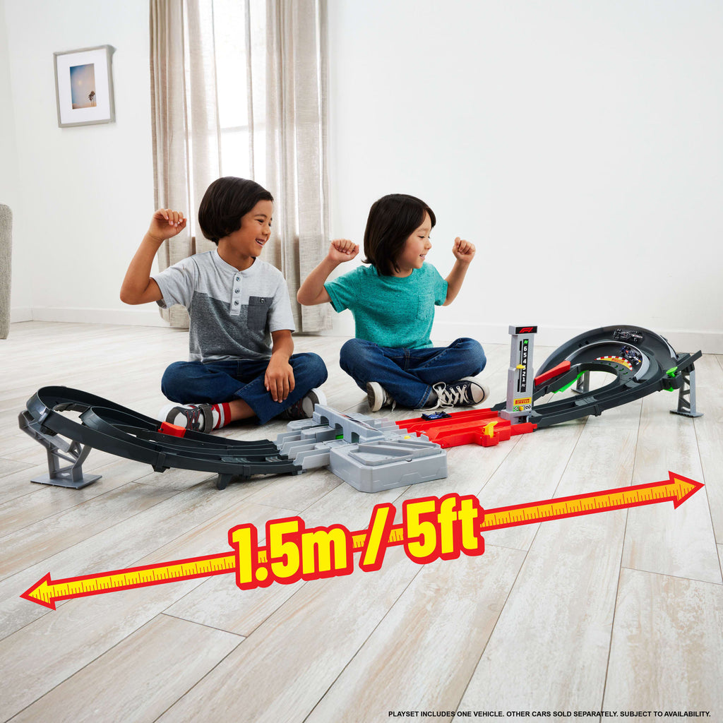 Hot Wheels Race Formula 1 Grand Prix Circuit Track Set With 3 1:64 Scale Die-Cast Toy Cars