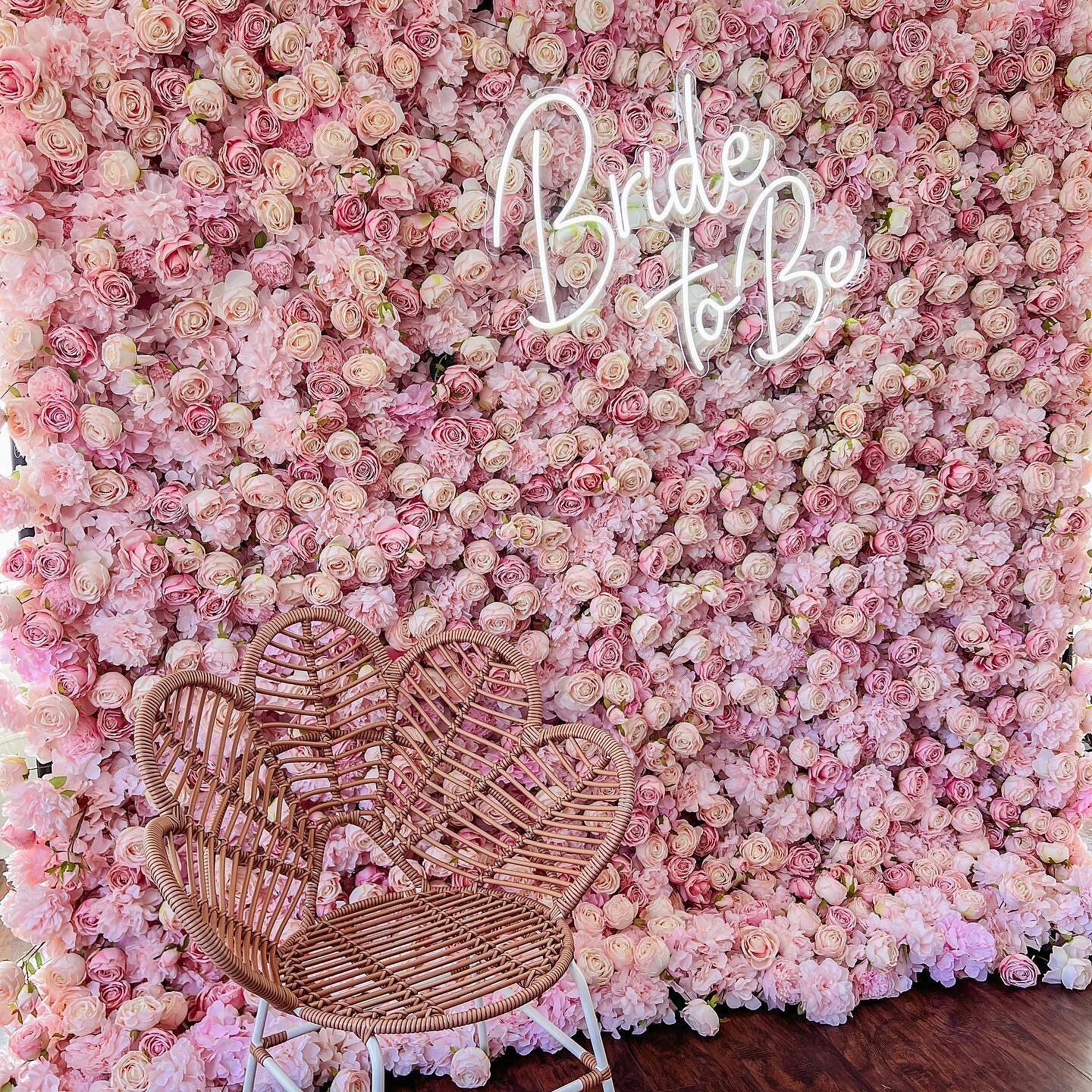 Valar Flowers Roll Up Artificial Lush Pink Floral Wall VF-501