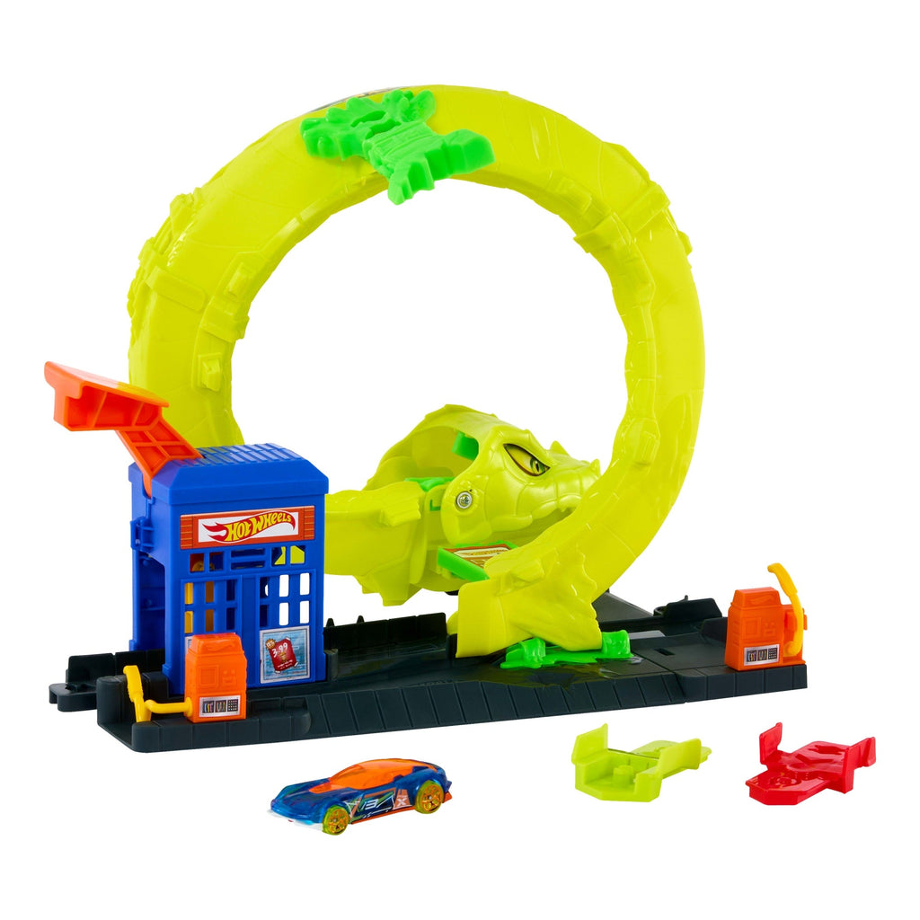 Hot Wheels Snake Spiral Attack Playset With 1:64 Scale Die-Cast Toy Car & Speed Snap Track