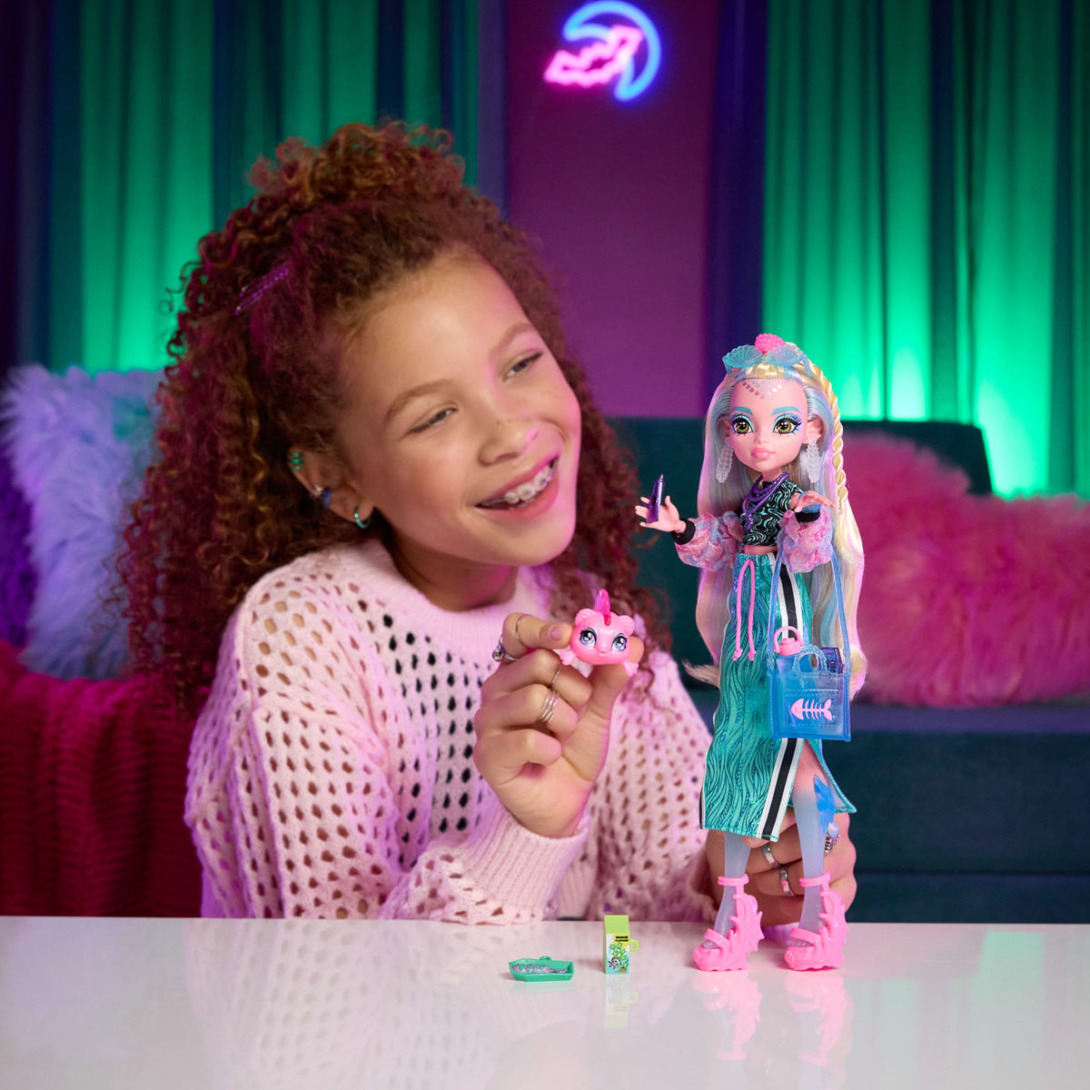 Monster High Lagoona Blue Fashion Doll in Maxi Skirt With Pet Neptuna And 7 Accessories