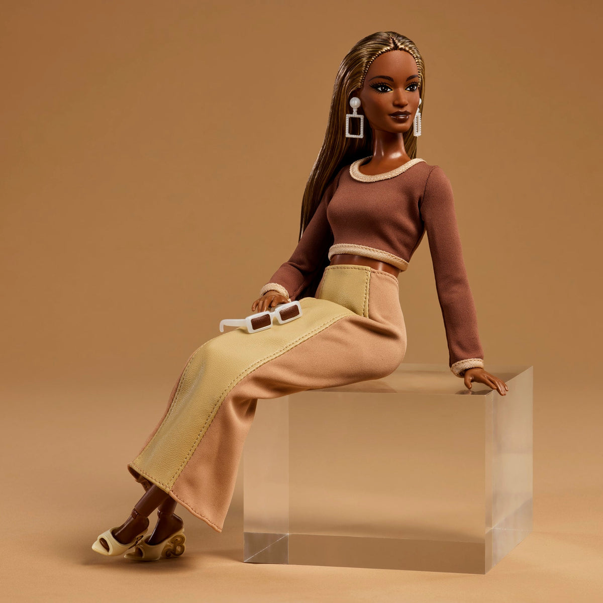 Barbie You Create Barbie Basics Neutral Kit 002, Customizable Fashion Doll & Universal-Fit Clothing | Mattel