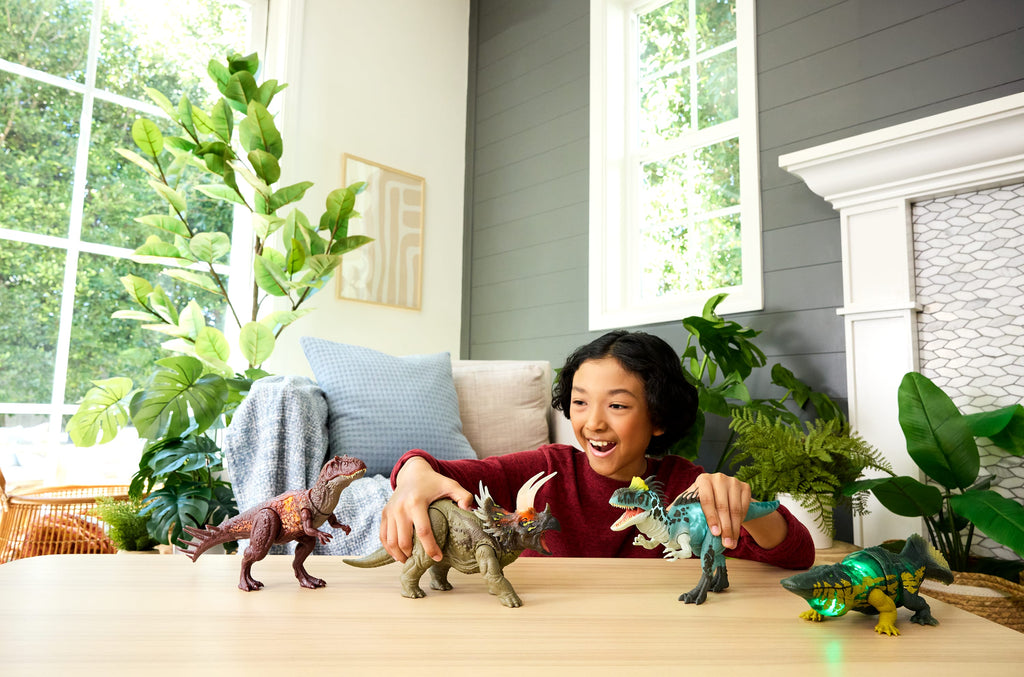 Jurassic World Wild Roar Triceratops Dinosaur Action Figure Toy, Sounds & Attack & Lights
