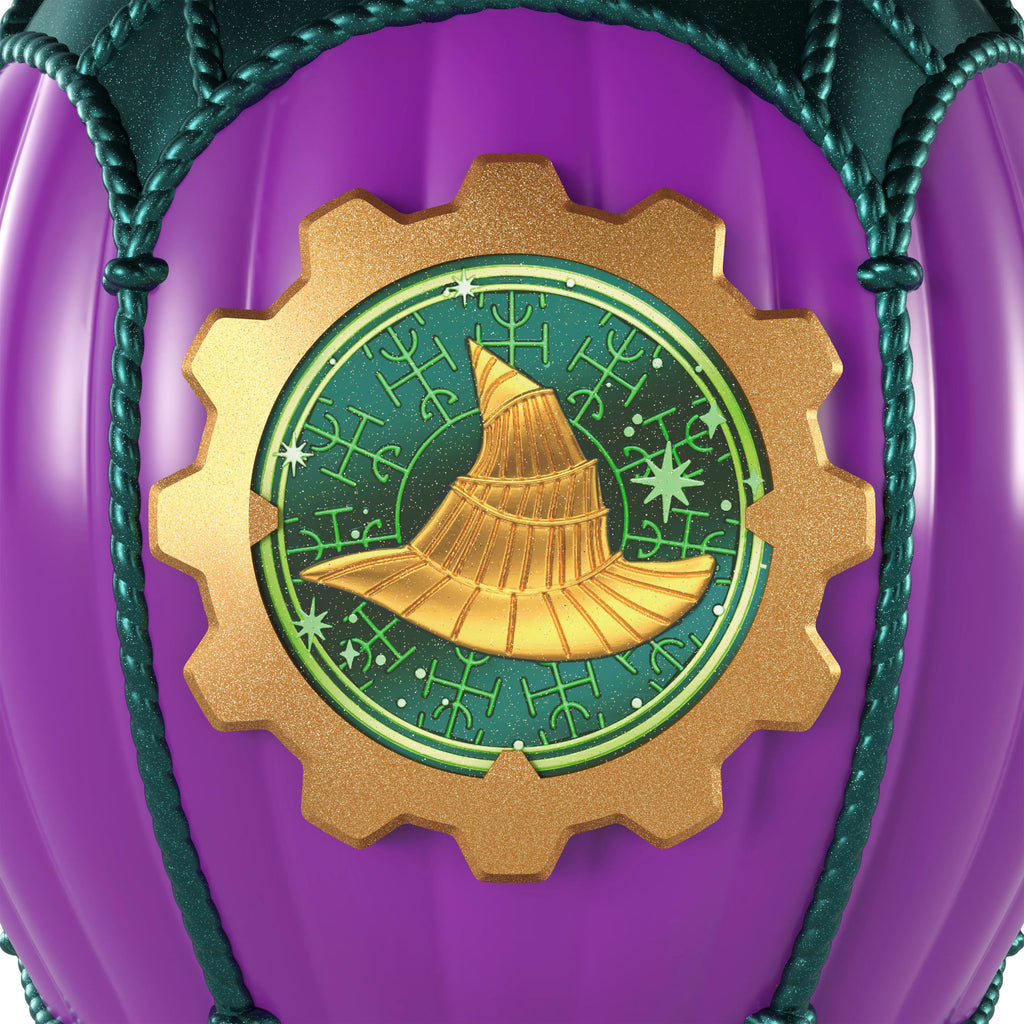 Universal Pictures’ Wicked Ozian Balloons Reveal, Surprise Small Doll