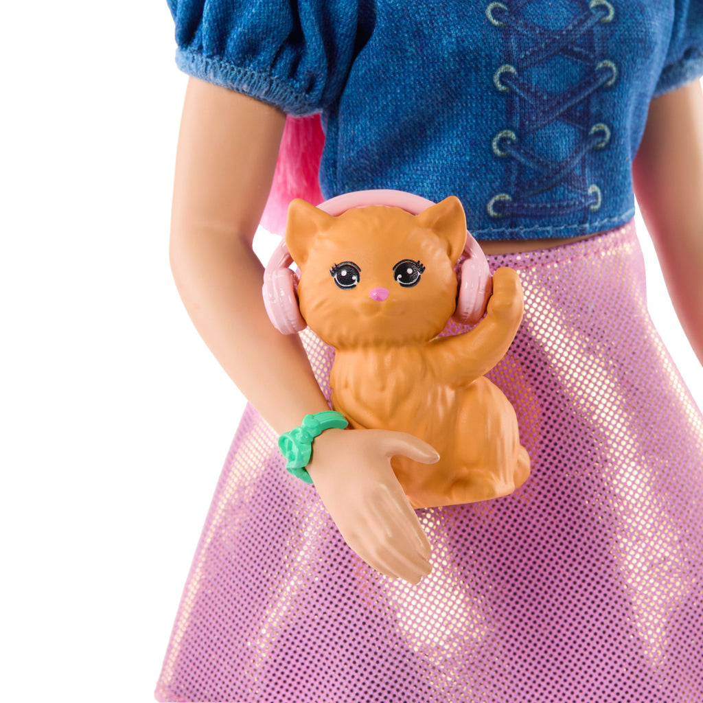 Barbie Mysteries: Beach Detectives Daisy Doll in Signature Outfit With Pet & Accessories