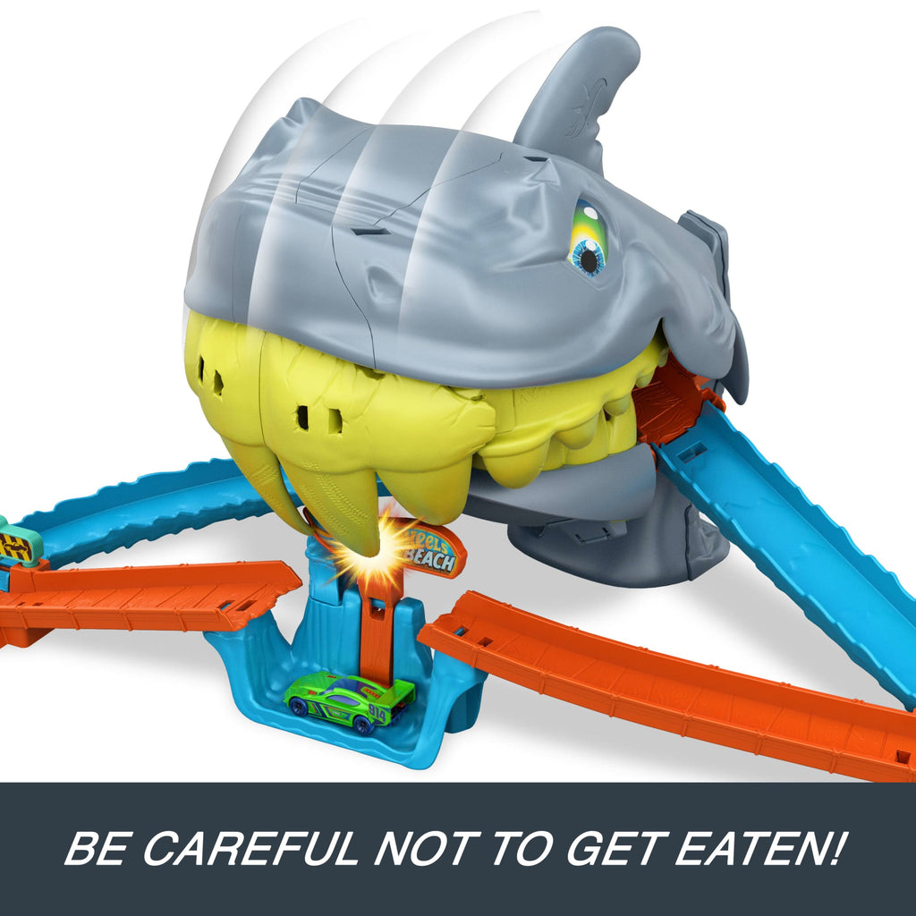 Hot Wheels City Shark Chomp Beach Playset & 1:64 Scale Die-Cast Toy Car, Big Win Moment