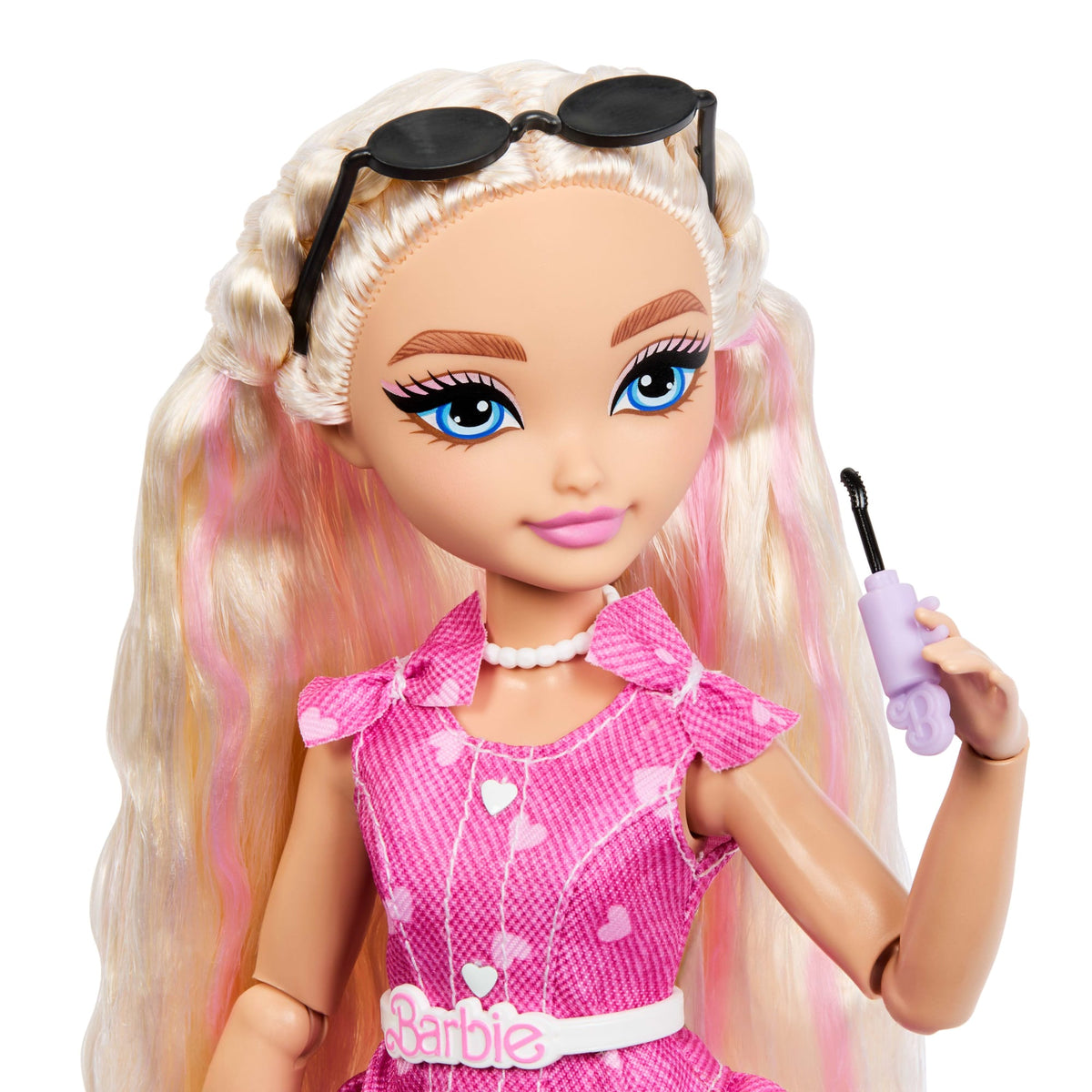 Barbie Dream Besties Barbie Malibu Doll & Accessories, Posable Fashion Doll & Themed Pieces