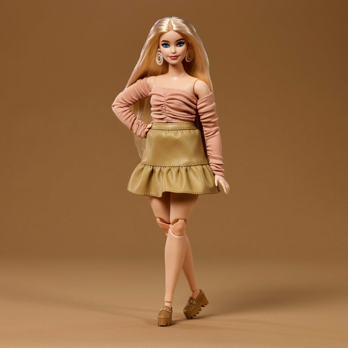 Barbie You Create Barbie Basics Neutral Kit 003, Customizable Fashion Doll & Universal-Fit Clothing