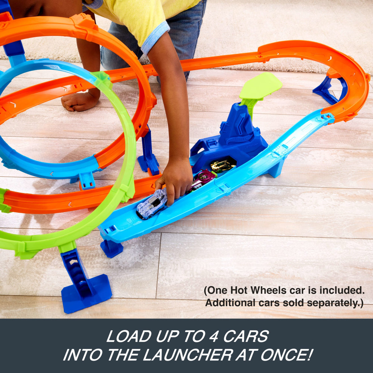 Hot Wheels Stunt Tracks Rapid Launch Cyclone Track Set & 1:64 Scale Die-Cast Toy Car