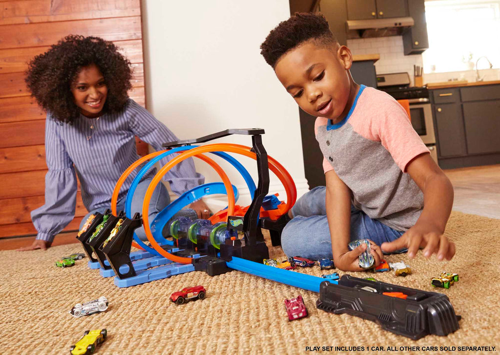 Hot Wheels Corkscrew Crash Track Set