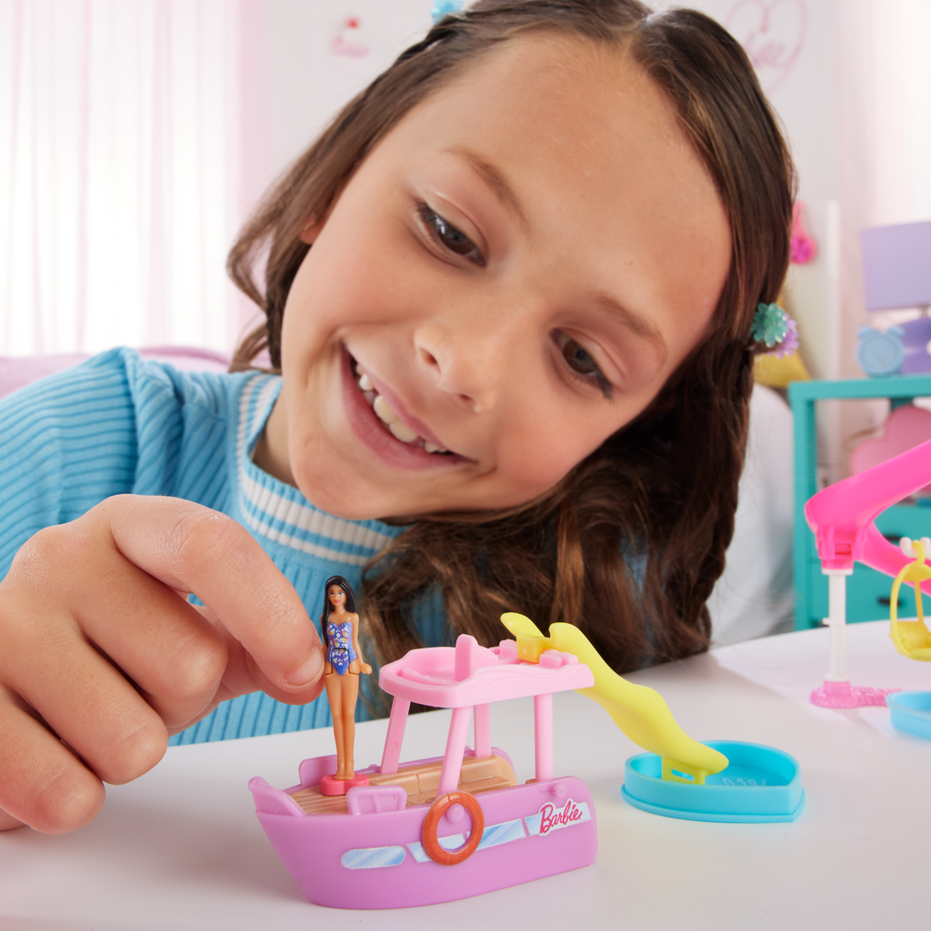 Barbie Mini BarbieLand Veículo para Boneca Iate Dos Sonhos