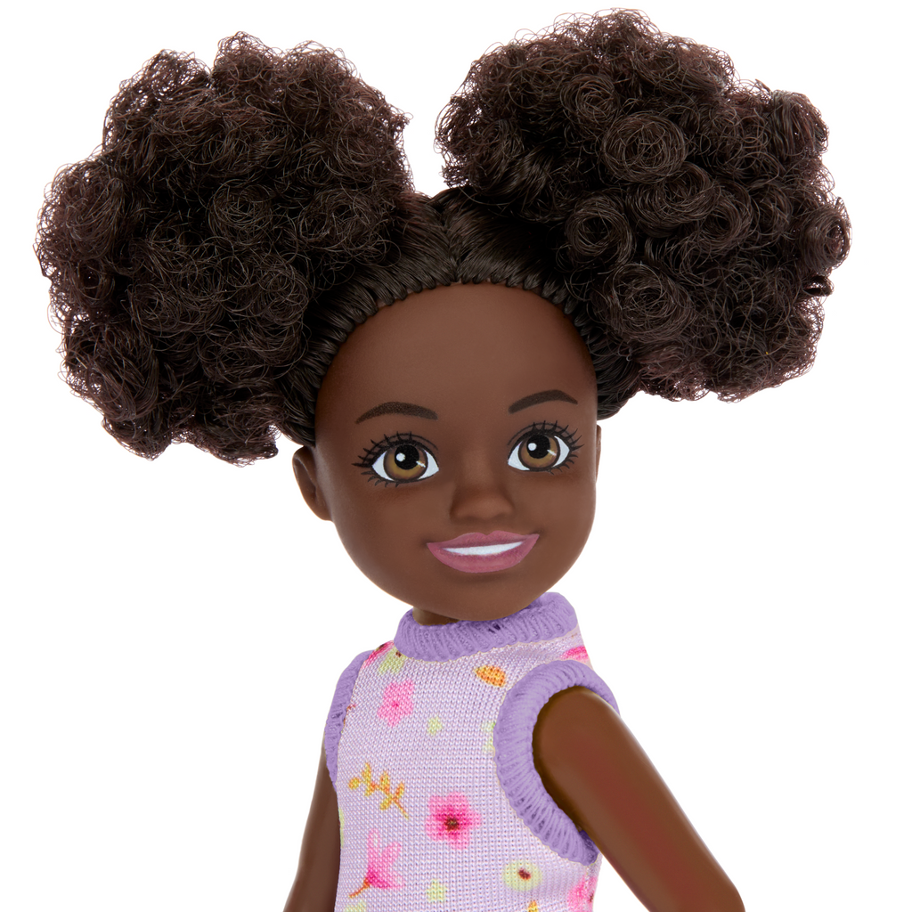 Barbie Chelsea Petite Poupée Robe Florale, Chignons, Yeux Bruns