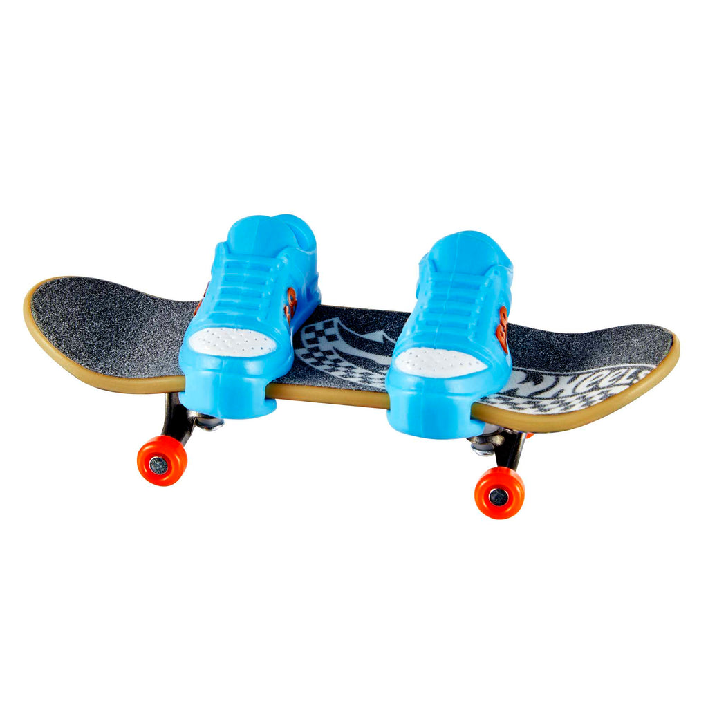 Hot Wheels Skate Veículo de Brinquedo Skateboard com Tênis Variado