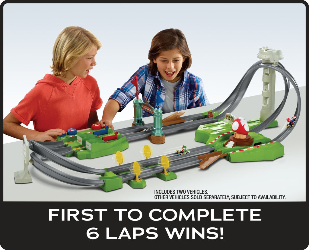 Hot Wheels Mario Kart Circuit Track Set & 2 Mario & Yoshi Karts Vehicles
