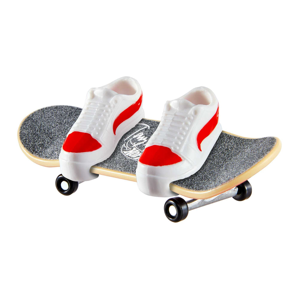Hot Wheels Skate Veículo de Brinquedo Pacote de Skateboards com Tênis Variado