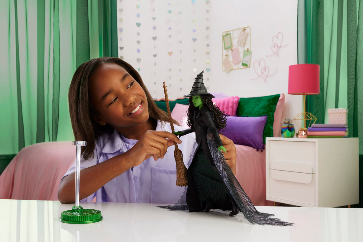 Universal Pictures’ Wicked: For Good Deluxe Elphaba Doll With Movie-inspired Outfit & 4 Accessories