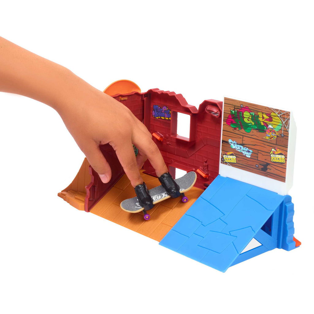 Hot Wheels Skate Donut Skatepark With Tony Hawk Fingerboard & Pair Of Skate Shoes