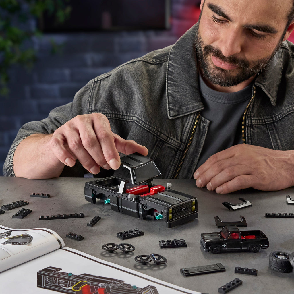 Mattel Brick Shop Hot Wheels Juguete de Construcción Speed '83 Chevy Silverado