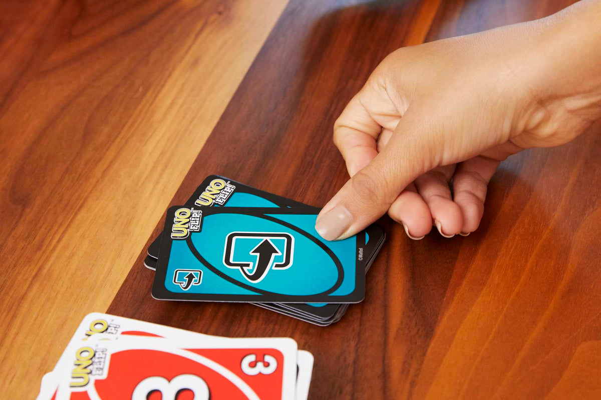 UNO Flip! Card Game in Storage & Travel Tin, Color Blind Accessible Deck For Kids & Families